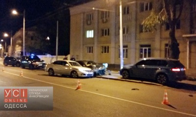 В Одессе автохам угрожал журналистке расправой. Полицейские наблюдали в сторонке usionline.com В Одессе автохам угрожал журналистке расправой. Полицейские наблюдали в сторонке «фото»