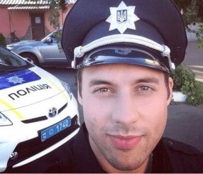 Одесский полицейский стал звездой социальных сетей «фото»