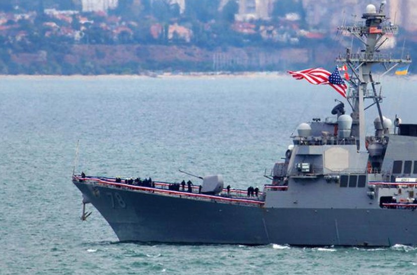 Вход американского эсминца USS Porter в акваторию Одесского порта 9 октября 2015 г. «фото»
