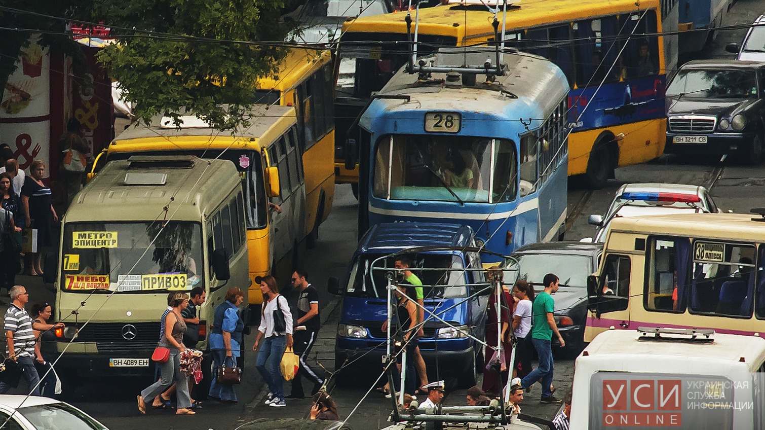 Дополнительные автобусные маршруты помогают одесситам добраться до участков «фото»