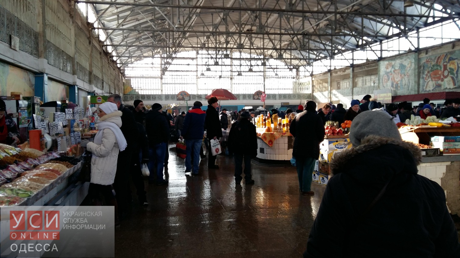 Торговля на одесских базарах: завышенные цены, прилавки в снегу (фото) «фото»