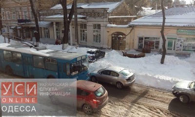 Одесские улицы все еще занесены снегом «фото»