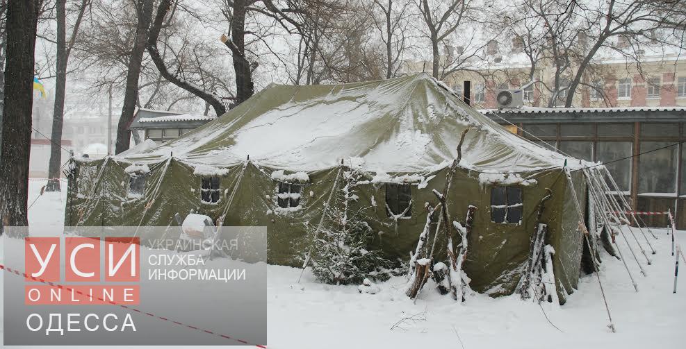 Одесситам предлагают не мерзнуть и переночевать на Старосенной площади (фото) «фото»
