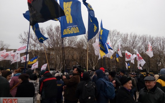Участники потасовки под ОГА обменялись обвинениями (видео) «фото»