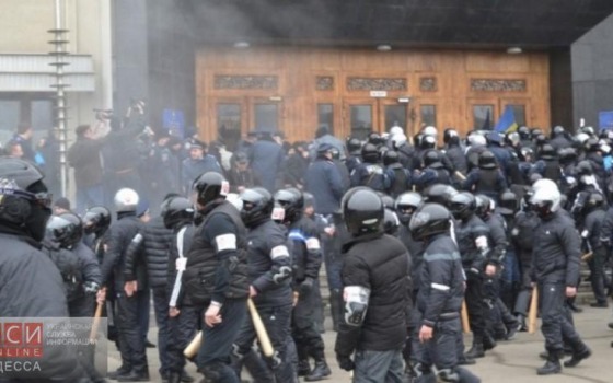 Об избиении евромайдановцев одесская полиция предлагает спросить у Скорика «фото»