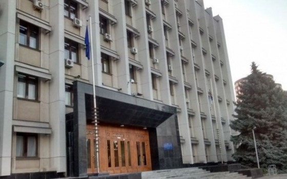 Административные работники в упор не видят депутатов областного совета «фото»