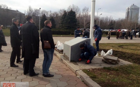 Отныне депутаты облсовета будут под прицелом “Небесной Сотни” (фото) usionline.com Отныне депутаты облсовета будут под прицелом “Небесной Сотни” (фото) «фото»
