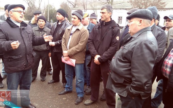 Возле Болградской райадминистрации митинговали собственники земли (фото) usionline.com Возле Болградской райадминистрации митинговали собственники земли (фото) «фото»