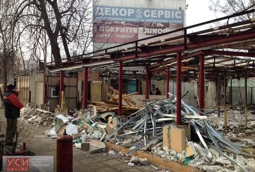 На Старосенной площади продолжается снос объектов торговли (фото) usionline.com На Старосенной площади продолжается снос объектов торговли (фото) «фото»