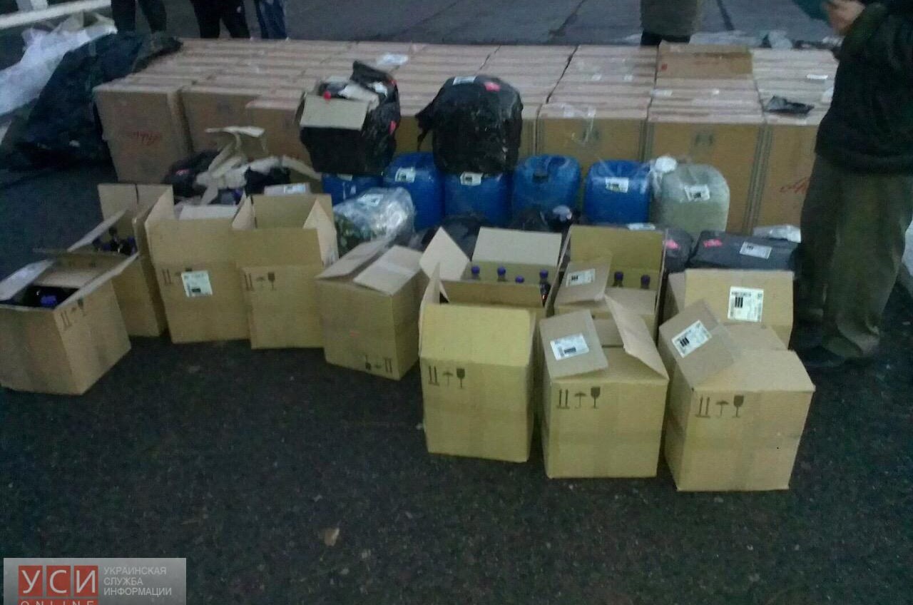 Силовики в районе Любашевки задержали груз контрабандных сигарет и коньяка (фото) «фото»