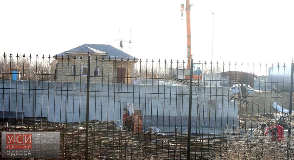На заповедных землях Одесской области продолжают строить бетонные дома (фото) «фото»