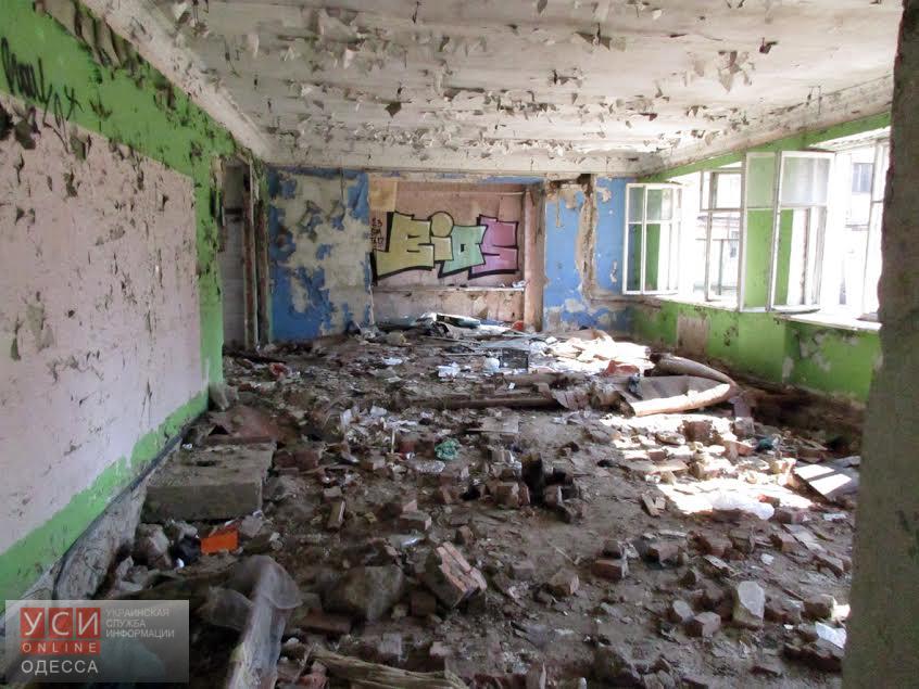 Жители улицы Сегедской в ужасе от опасных «соседей» (фото) usionline.com Жители улицы Сегедской в ужасе от опасных «соседей» (фото) «фото»
