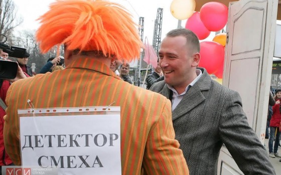 На одесском железнодорожном вокзале ввели “юмор-контроль” «фото»