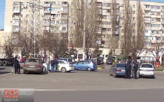 Полицейские устроили разгон “автохамов” на Таирова usionline.com Полицейские устроили разгон “автохамов” на Таирова «фото»