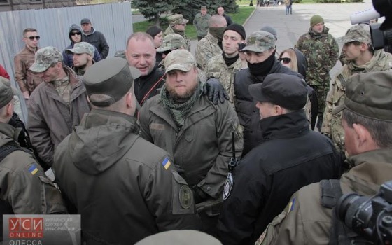 Мотоцикл Гордиенко разгневал “антимайдановцев” на Куликовом поле (фото, видео) usionline.com Мотоцикл Гордиенко разгневал “антимайдановцев” на Куликовом поле (фото, видео) «фото»