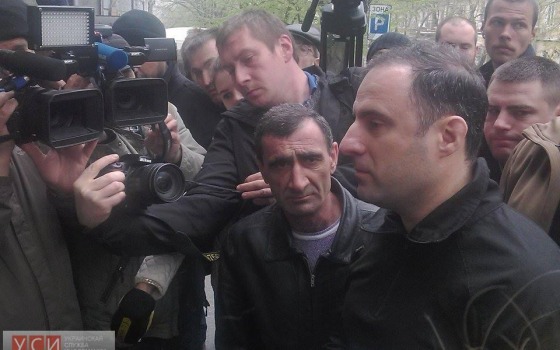 Митингующие по просьбе Лорткипанидзе разблокировали прокуратуру (фото; обновлено) usionline.com Митингующие по просьбе Лорткипанидзе разблокировали прокуратуру (фото; обновлено) «фото»