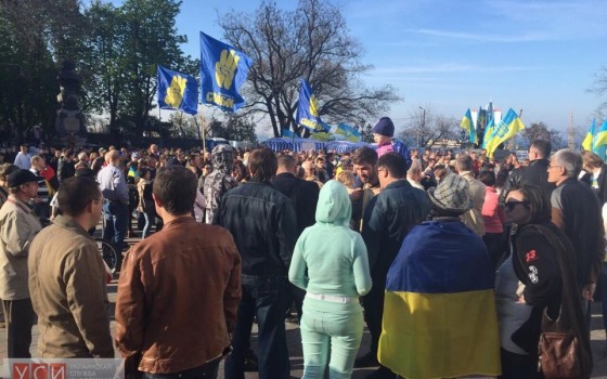 Полиция искала взрывчатку в палатке на Думской площади «фото»