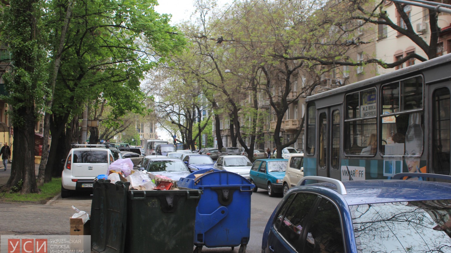 Обесточенные троллейбусы погрузили центр Одессы в пробки (фото) «фото»