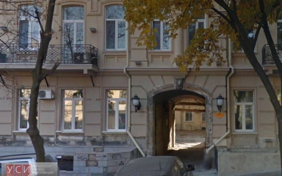 Сосед превратил жизнь одесситов в центре города в ад, пристроив два этажа к особняку «фото»