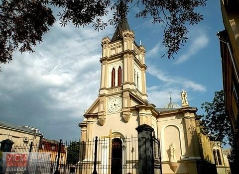 В центре Одессы католики провели молитвенную процессию «фото»