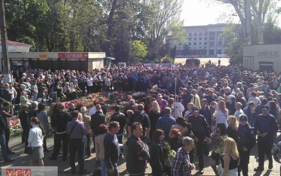 Представители Правого сектора развязали драку на Куликовом поле (видео) usionline.com Представители Правого сектора развязали драку на Куликовом поле (видео) «фото»