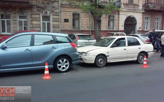 В центре Одессы таксист спровоцировал тройное ДТП (фото) «фото»