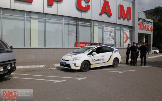 Фотофакт: в Одессе полицейские облюбовали парковочное место для инвалидов «фото»