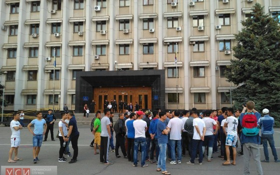 Одесские вьетнамцы пришли к руководству ОГА с жалобами, что их обворовали (фото) «фото»