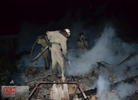 Ночной пожар в Затоке: горели две базы отдыха «фото»