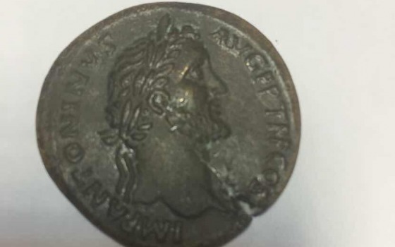 Из Одессы пытались вывезти старинные монеты в баночках из-под крема (фото) «фото»