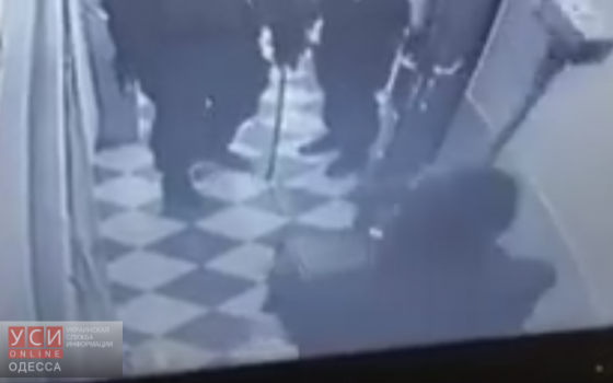 Обыски во «вьетнамском квартале»: силовики разбили сейф кувалдами и забрали документы без понятых (видео) «фото»