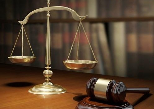 В Одессе суд требует наказать пикетчиков, которые облили судью зеленкой usionline.com В Одессе суд требует наказать пикетчиков, которые облили судью зеленкой «фото»
