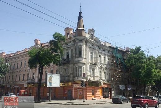 В Одессе неизвестные сами покрасили фасады памятников архитектуры, по которым были открыты торги (фото) «фото»