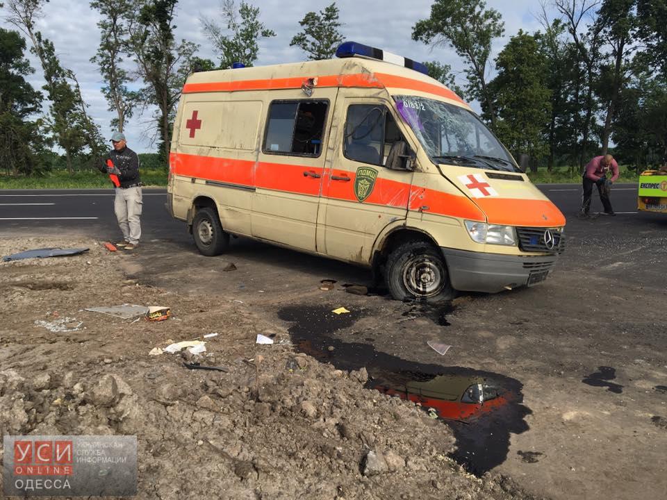 На трассе Одесса-Киев перевернулся автомобиль волонтеров, спасавший воина АТО (фото) «фото»