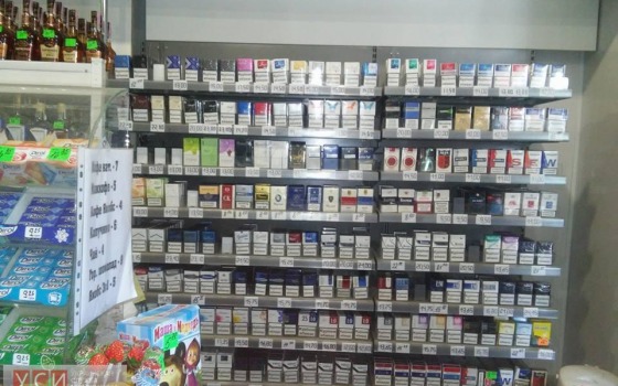 Автомайдан провел рейд в Измаиле: поддельным алкоголем и сигаретами торговала целая сеть «фото»