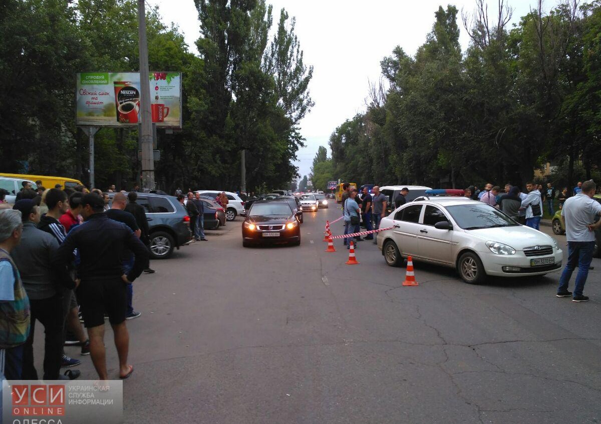 В Одессе на Гайдара задерживают на взятке полицейских ОБНОВЛЕНО (фото) «фото»