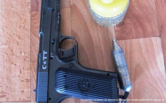 В Одесской области собака пограничников унюхала оружие в автомобиле гражданина Молдовы (фото) «фото»