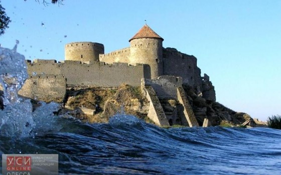 В Белгород-Днестровской крепости начинается ремонт аварийной стены «фото»