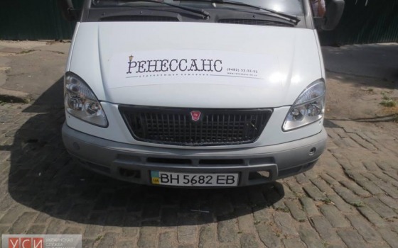 Во дворе дома Руссова взломали замок и вывезли элементы декора фасадов (фото) «фото»