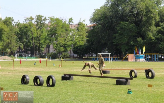В Одессе военные отрабатывали навыки рукопашного боя и преодоления препятствий (фото) «фото»