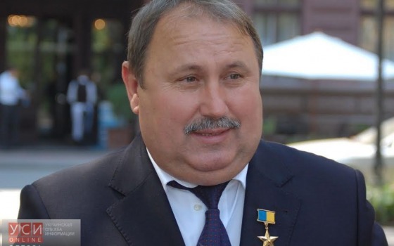 Замгубернатора Николаевщины, которому стало плохо в суде, сбежал из больницы и на большой скорости скрылся от журналистов «фото»