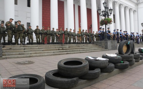 Масштабный антитрухановский митинг проходит возле горсовета (фото) «фото»