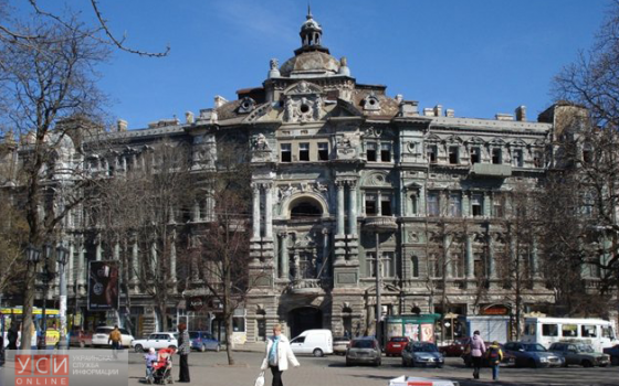 Жильцы квартала Руссова страдают от бездомных и просят не убивать их дома «фото»