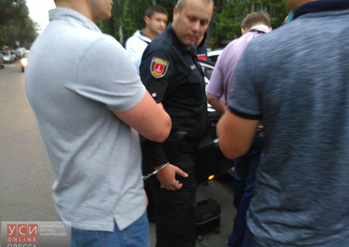 На двух сотрудников полиции в Одессе открыли уголовное дело за взяточничество «фото»