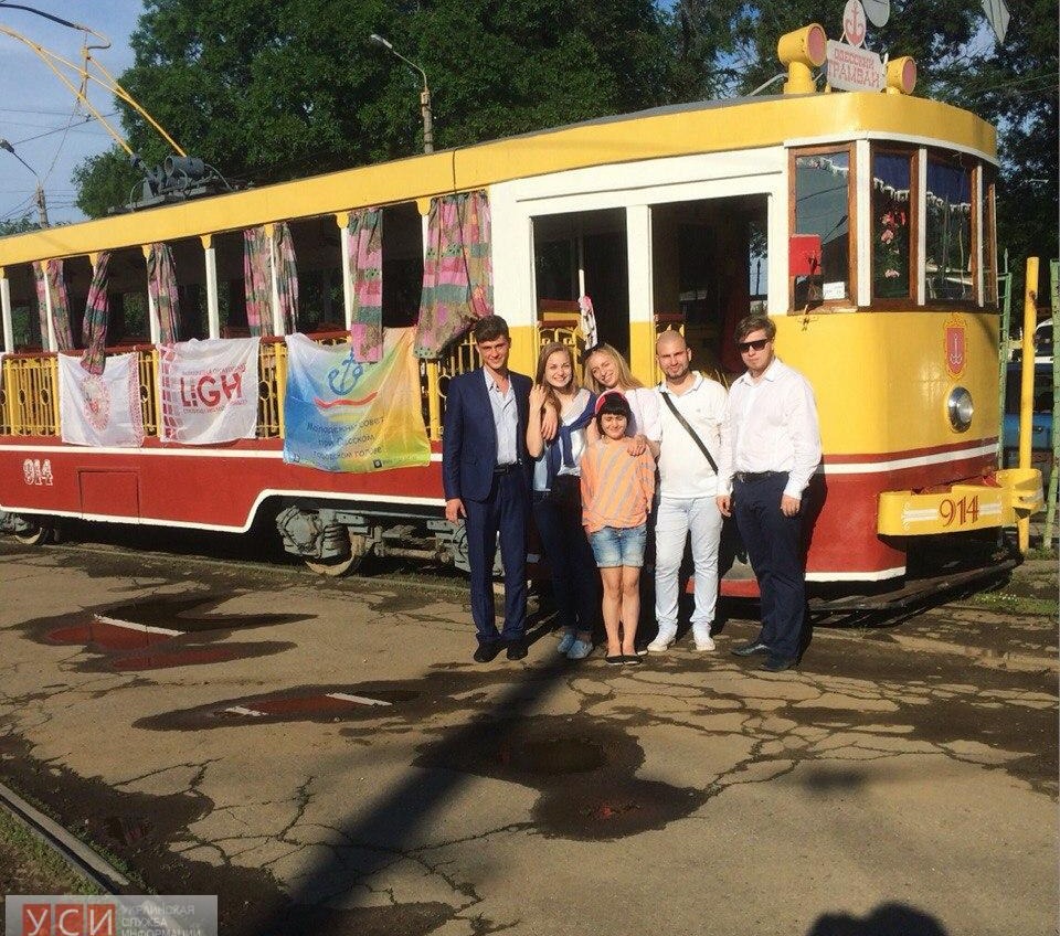 По Одессе прокатился Трамвай счастья «фото»