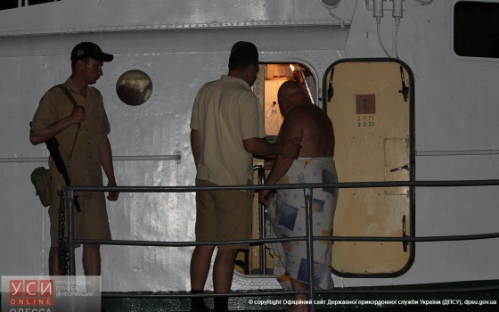 Одесские пограничники спасли мужчину, который пытался утопиться в Дунае «фото»