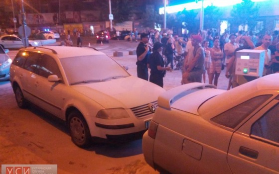 Охрана «Аркадии-Сити» снова избила людей и грозилась сжечь автомобили (фото) «фото»