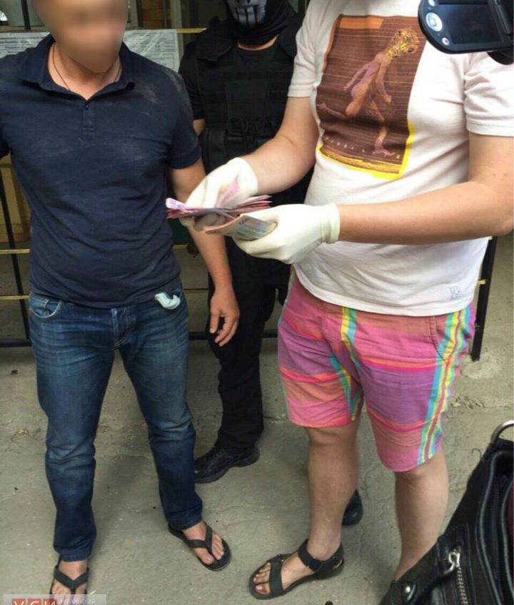 Полицейский задержан за получение взятки в селе Курортное (фото) «фото»