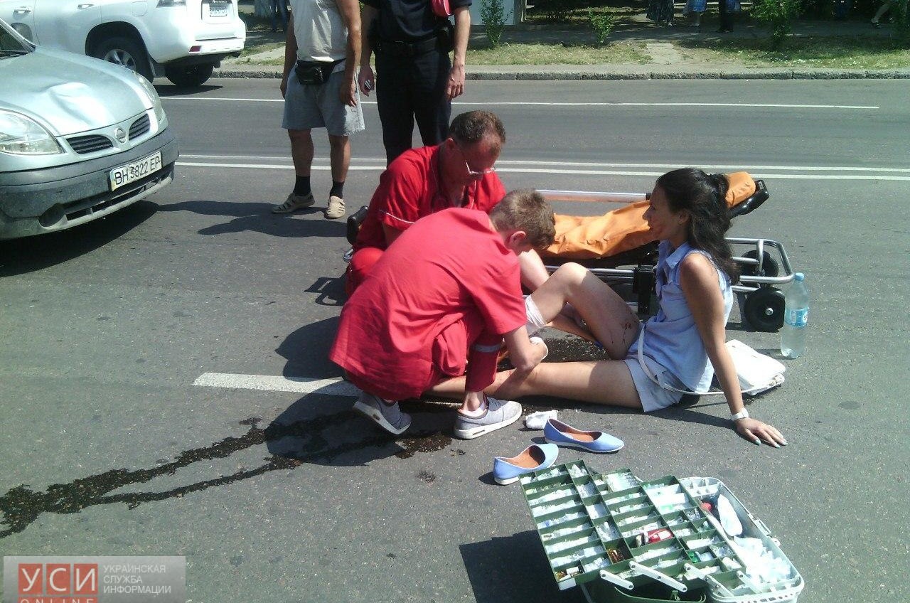 На Бочарова водитель иномарки сбил на пешеходном переходе девушку (фото) «фото»
