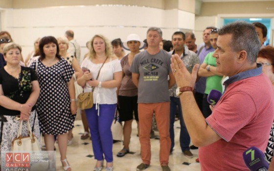 Одесситы второй день инспектируют больницу скорой помощи, построенную Аднаном Киваном (фото) «фото»